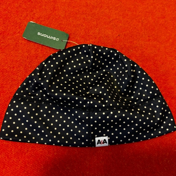 Autrement & Alors polka dot cuffless beanie made in Canada NWT - Picture 2 of 9